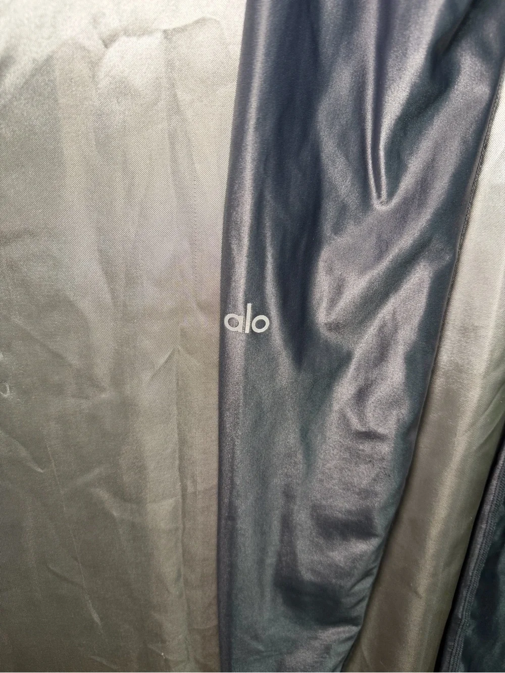 Alo Yoga High Waisted Glossy Silver Leggings Liquid Leather Size XS